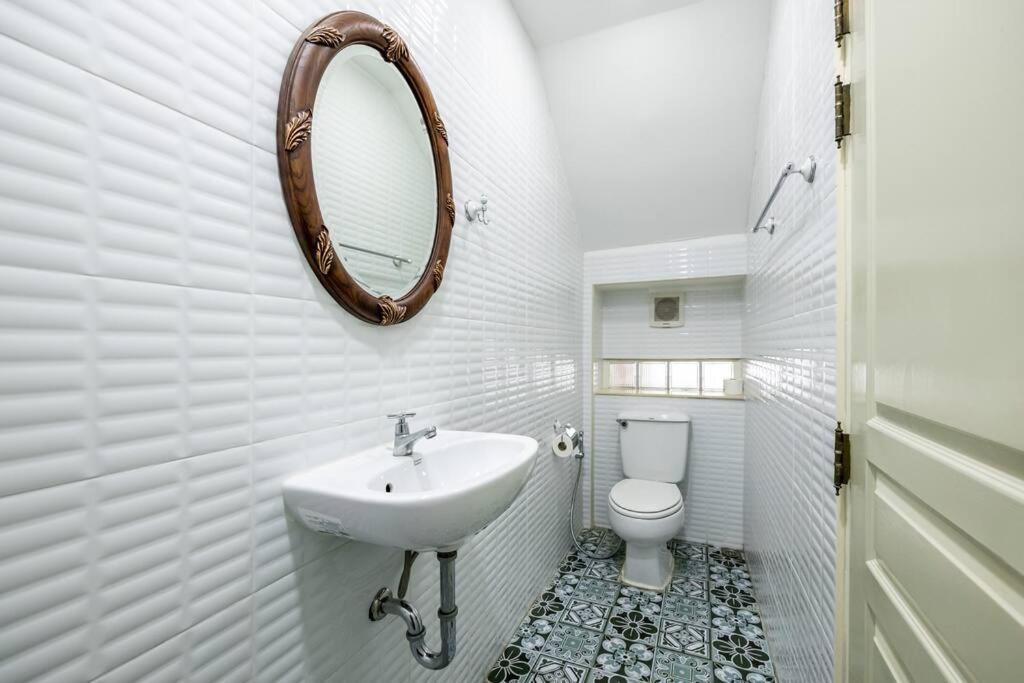 At Nana-5Bed, City Center, Nana Bts, Mbk, Central World, Siam Bangkok Extérieur photo